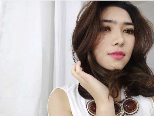 Artis cantik tanpa sulam alis 1-8 © 2016 brilio.net