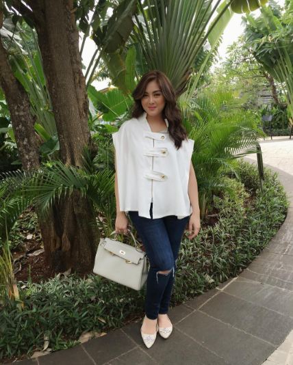 Dhena istri Jonathan Frizzy © 2016 brilio.net