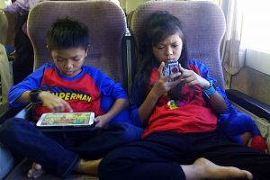 100% anak usia 10-14 tahun di Indonesia pengguna internet, aman kah?