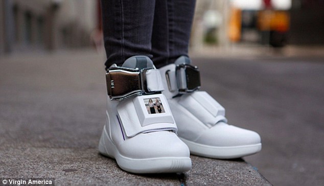 Dilengkapi layar LED hingga Wi-Fi, sneakers ini harganya Rp 130 jutaan