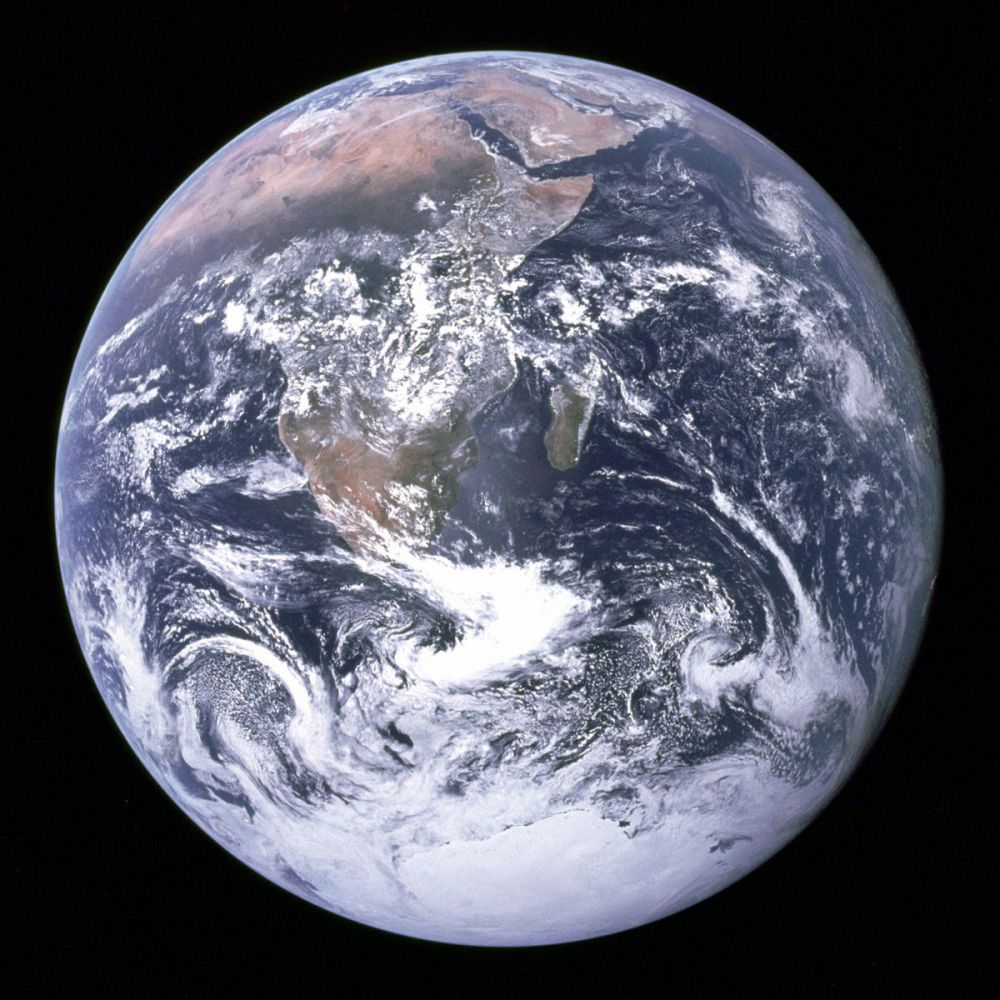 Ini potret pertama bumi yang diambil dari luar angkasa 70 tahun lalu