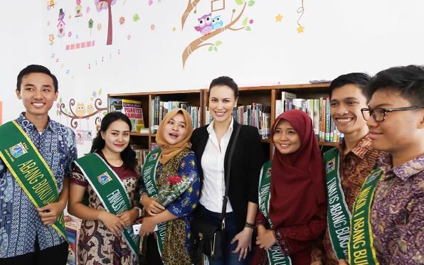 foto gaya sophia latjuba saat jadi jubir ahok © 2016 instagram foto gaya sophia latjuba saat jadi jubir ahok © 2016 instagram