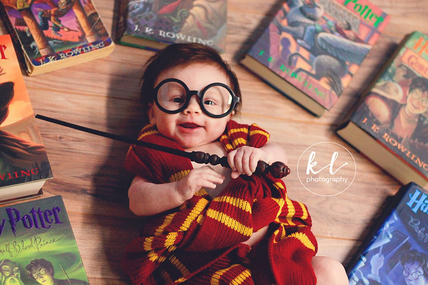 Lucunya bayi 3 bulan ini didandani ala Harry Potter saat pemotretan