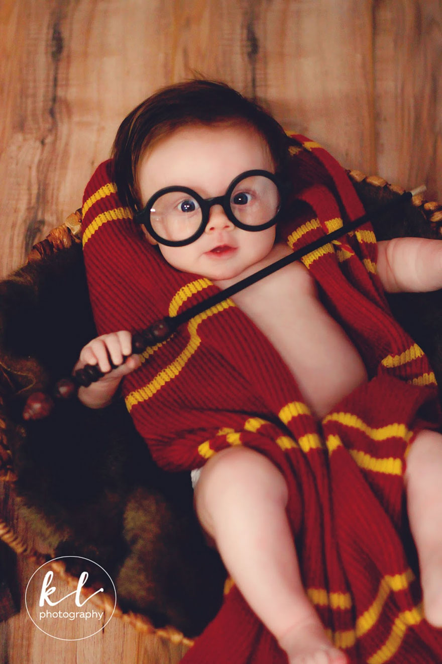 Lucunya bayi 3 bulan ini didandani ala Harry Potter saat pemotretan