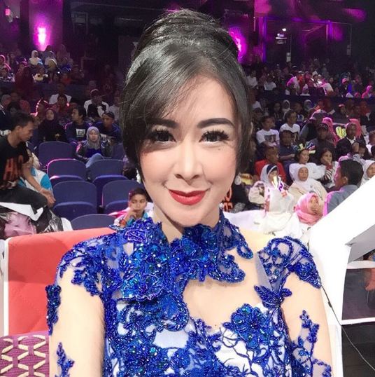 seleb berponi © 2016 brilio.net seleb berponi © 2016 brilio.net