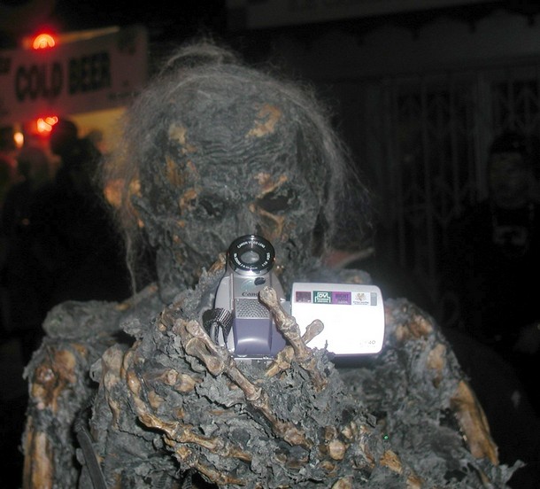 kostum serem bikin kaget © 2016 brilio.net