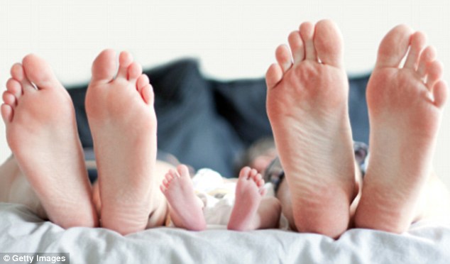 Tidur dengan orangtua ternyata bisa sebabkan bayi meninggal