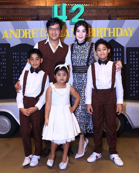 beda gaya istri sule dan andre 1-10 © 2016 brilio.net