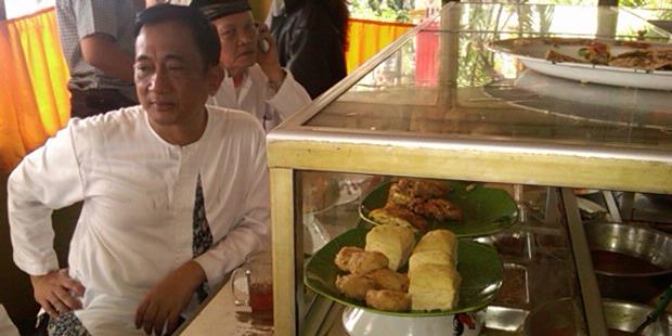 pejabat warteg © 2016 brilio.net