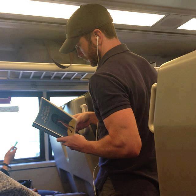 kutu buku ganteng © 2016 brilio.net