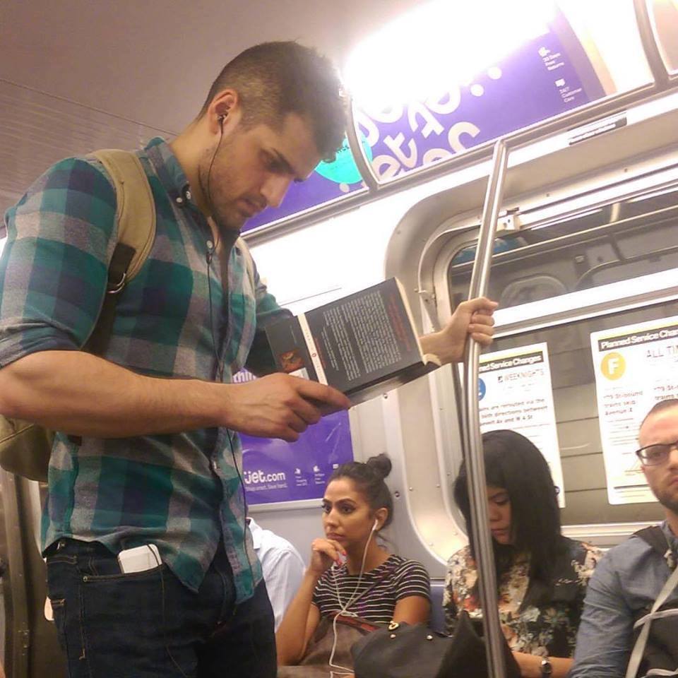 kutu buku ganteng © 2016 brilio.net