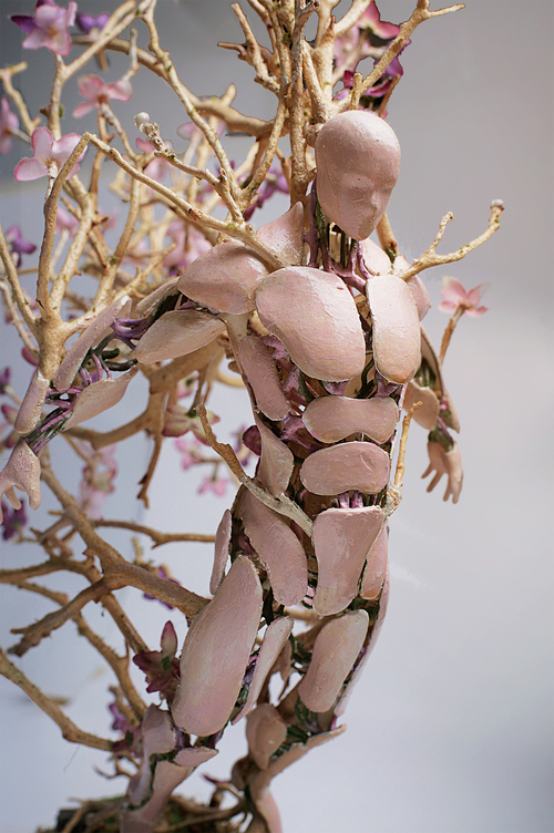 12 Perkawinan antara bonsai dan patung ini keren banget