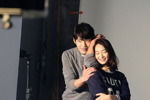 seleb cowok Korea kencan  © 2016 brilio.net