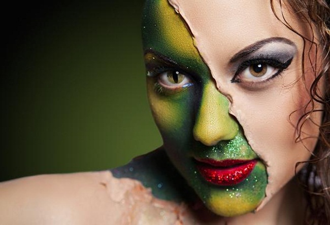 27 Foto cewek ini tunjukkan makeup bisa bikin wajah cantik jadi serem