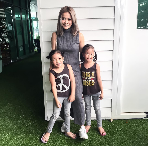 Hot Mom seleb Malaysia 1-10 © 2016 brilio.net