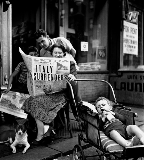 15 Foto langka kehidupan kota New York era 40-an, ikonik banget