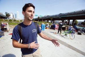 Gara-gara status Facebooknya tiga tahun lalu, manajer Twitter dipecat