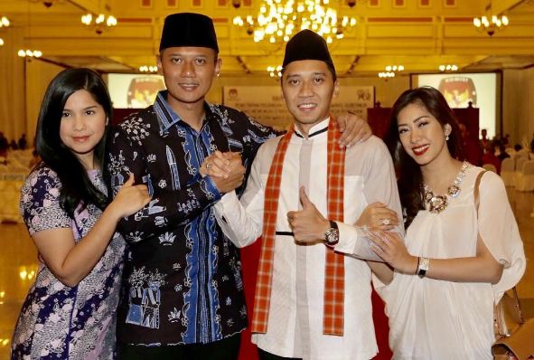 13 Foto gaya keluarga SBY saat dampingi Agus kampanye, family goals?