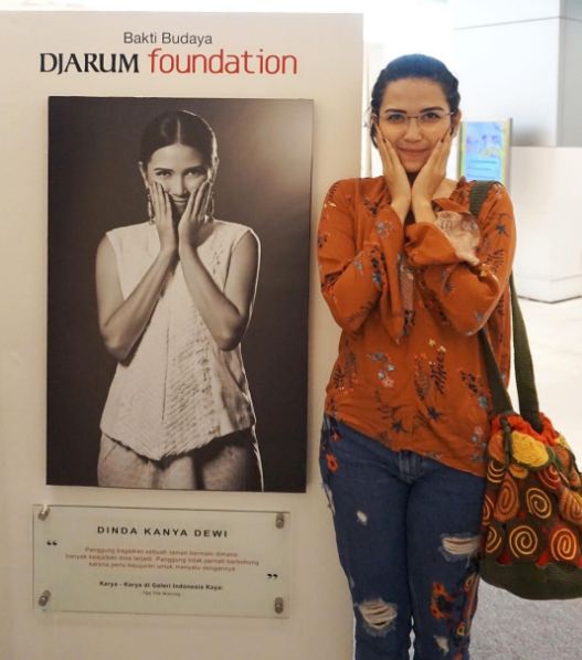 Meyriska vs Dinda © 2016 Instagram.com/dindakanyaa/cutratumeyriska