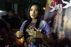 2 Artis cowok ini ternyata yang ngomporin Titi Kamal bikin vlog