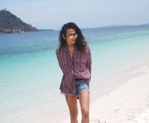 10 Foto Jovi Adhiguna, cowok 'cantik' yang jadi fashion stylist artis