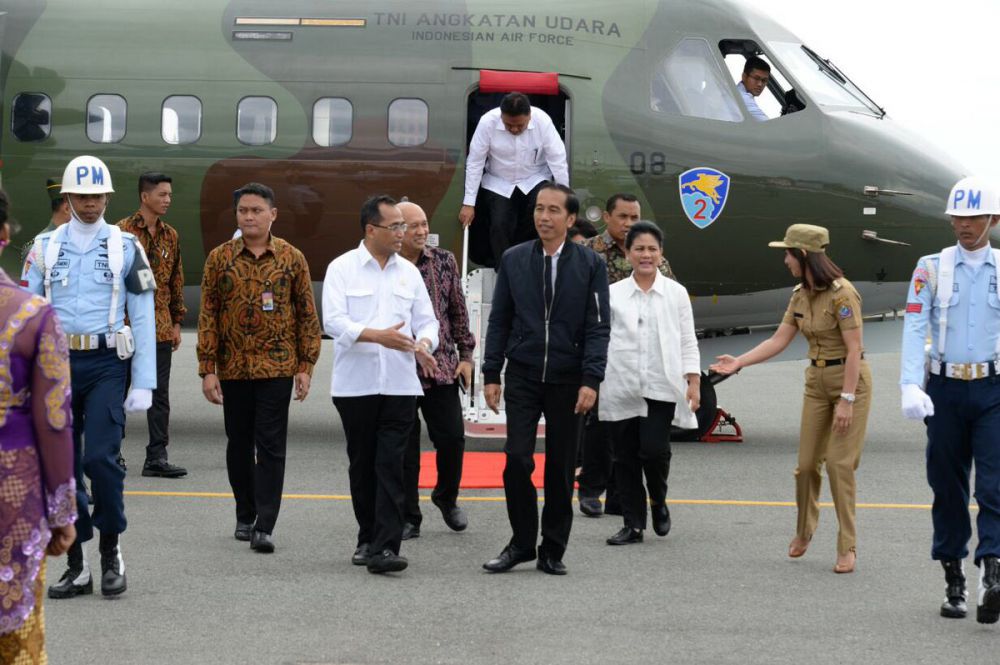 Modisnya gaya Jokowi saat pidato soal demo buat netizen salah fokus