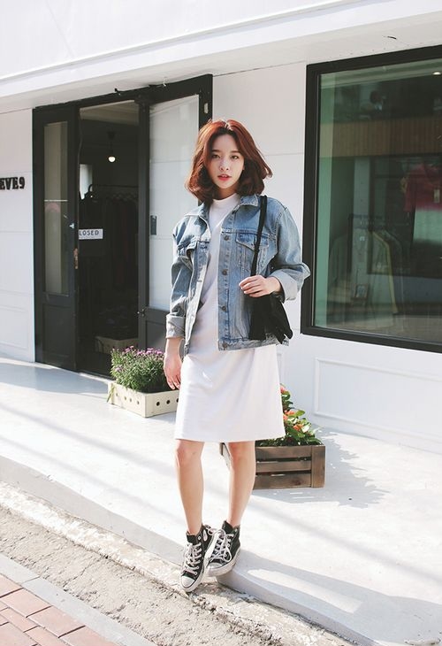 10 Gaya fashion casual ala Korea ini bikin penampilanmu makin stylish