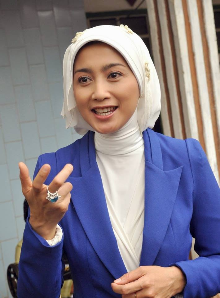 Desy Ratnasari vs Venna Melinda 1-10 © 2016 brilio.net