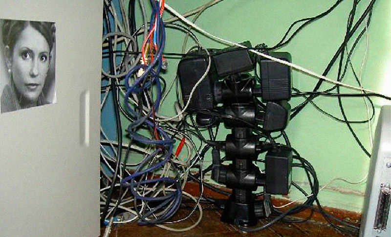 17 Foto ini bukti kalau menata kabel tak semudah yang dibayangkan
