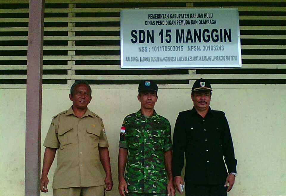 Bertugas di daerah perbatasan, prajurit TNI ini juga jadi guru SD