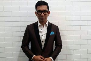 Indra Herlambang berburu kuliner sampai ke Makassar, kenapa ya?