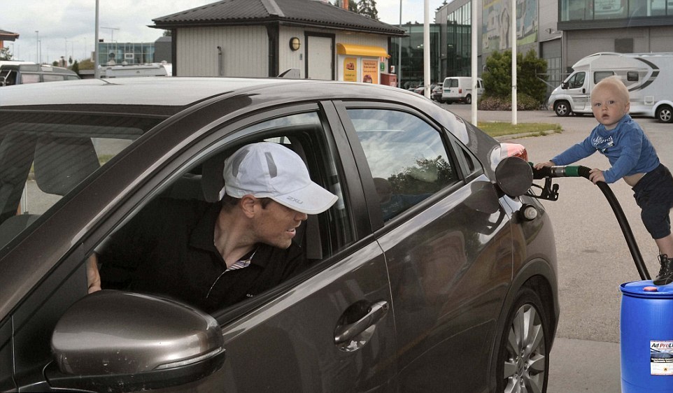 Bayi korban photoshop © 2016 vorply