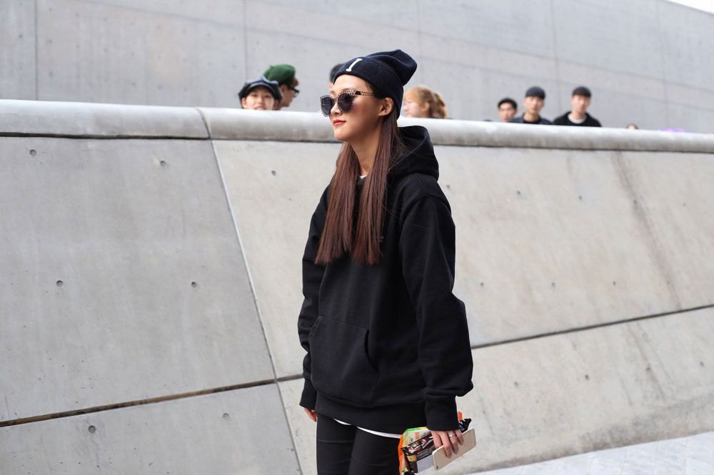 Mau gaya ala selebgram Korea? Ini 10 tren outer yang wajib kamu punya