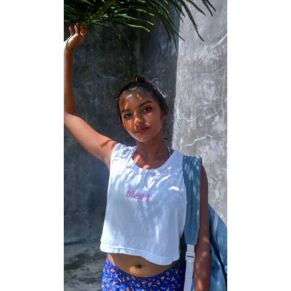 peselancar Salini Rengganis © 2016 Instagram @salinirengganis