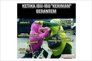 7 Tingkah emak kekinian berantem ini lucu banget, bikin perut sakit