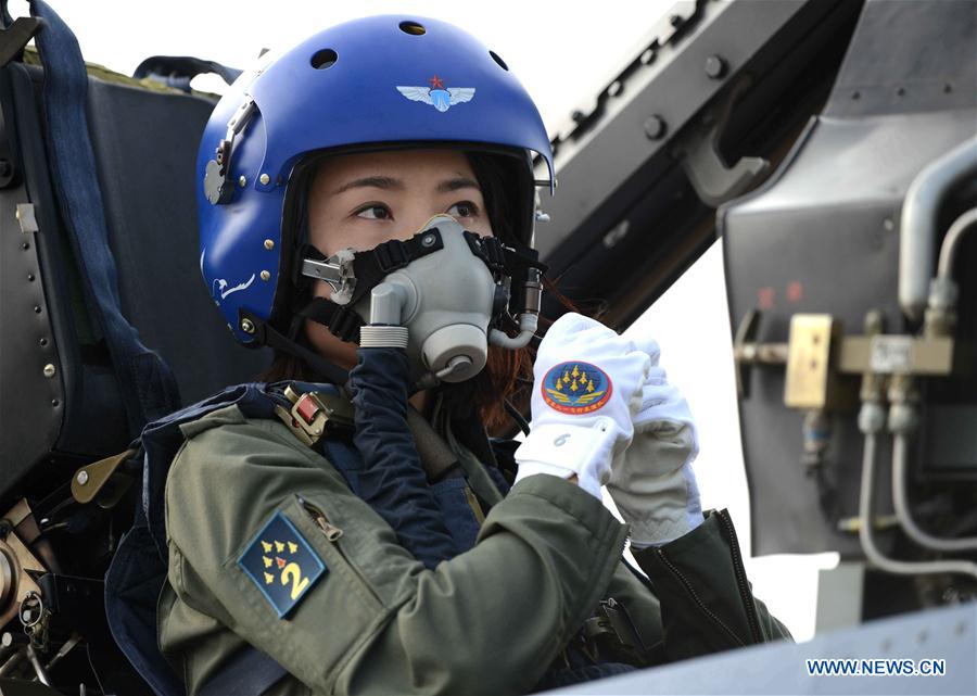 Nahas, pilot wanita pertama tim aerobatik China ini gugur saat latihan