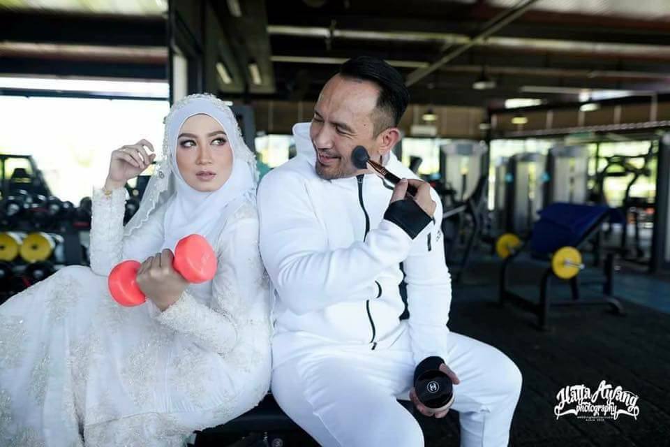 foto prewedding di tempat fitness ini bikin kamu mikir dua kali © 2016 Siakapkely/Hatta Awang