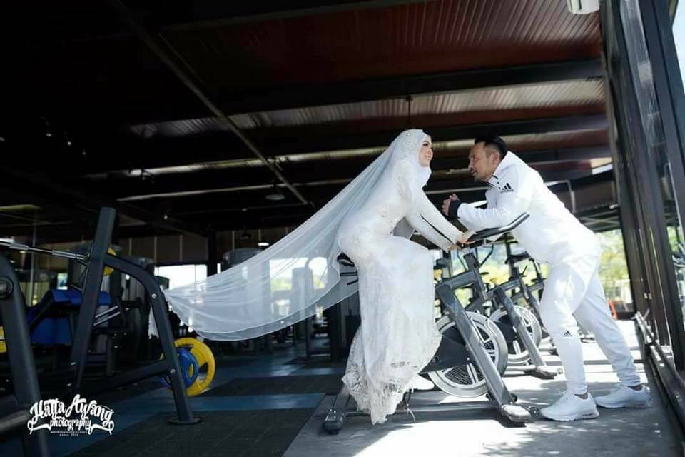 foto prewedding di tempat fitness ini bikin kamu mikir dua kali © 2016 Siakapkely/Hatta Awang