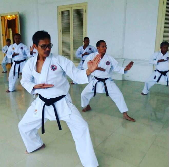 foto kedekatan pemimpin daerah dengan warganya © 2016 instagram foto kedekatan pemimpin daerah dengan warganya © 2016 instagram