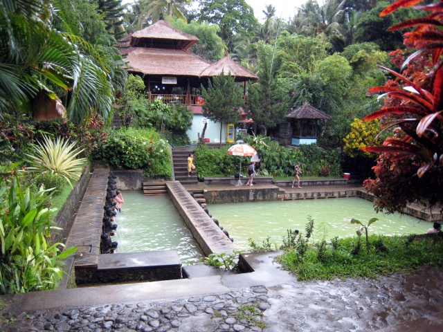 Pemandian air panas Istimewa Pemandian air panas Istimewa