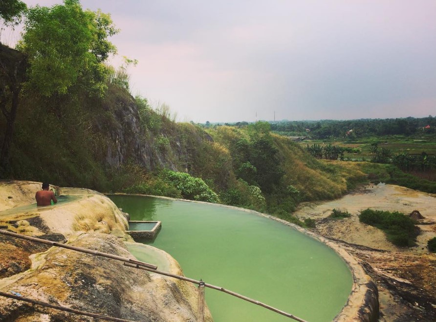 Pemandian air panas Istimewa Pemandian air panas Istimewa