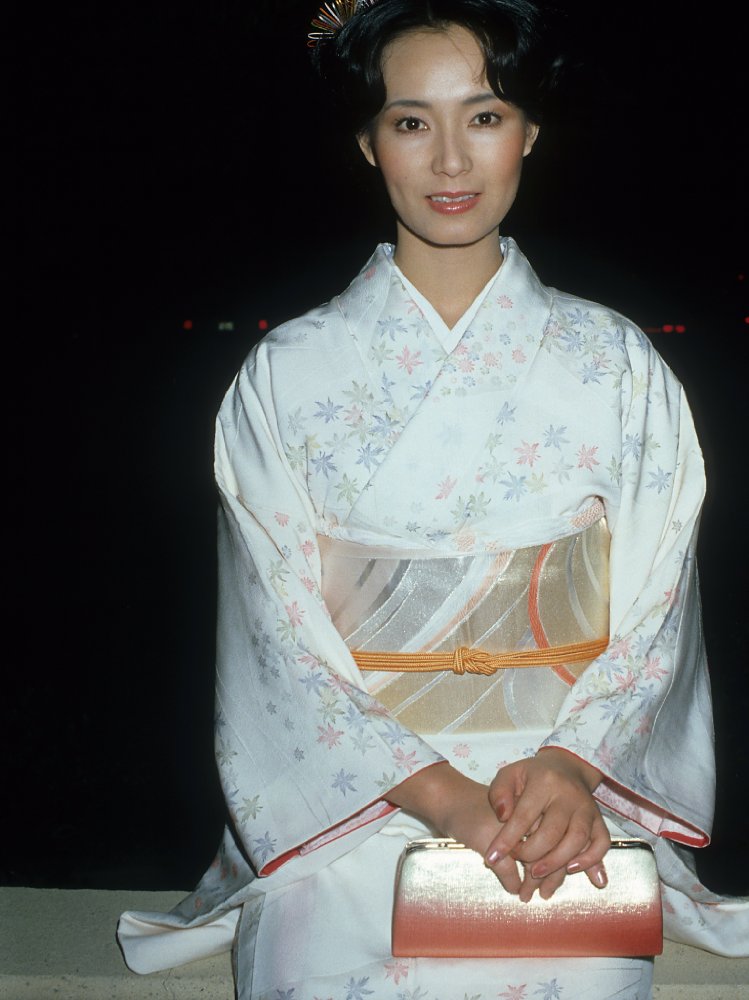 aktris jepang rev  -