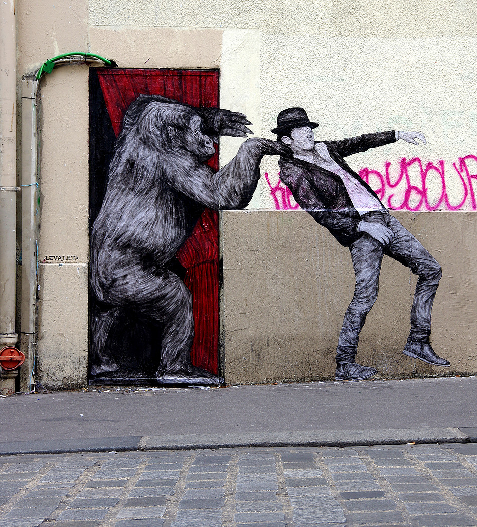 Nggak cuma keren, 10 street art ini juga nyindir keseharian manusia