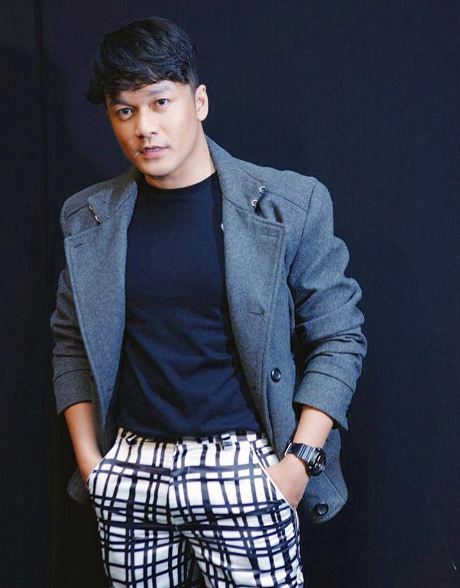 Tities Saputra Fashion © 2016 brilio.net Tities Saputra Fashion © 2016 brilio.net