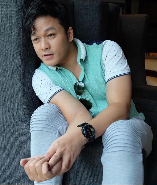 Tities Saputra Fashion © 2016 brilio.net Tities Saputra Fashion © 2016 brilio.net