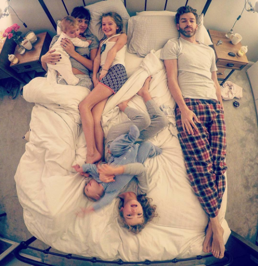 Ayah dan empat putrinya 1-14 © 2016 @father_of_daughters Ayah dan empat putrinya 1-14 © 2016 @father_of_daughters