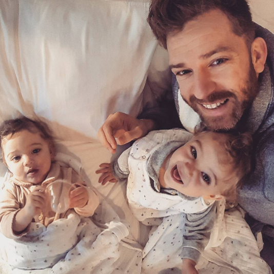 Ayah dan empat putrinya 1-14 © 2016 @father_of_daughters Ayah dan empat putrinya 1-14 © 2016 @father_of_daughters