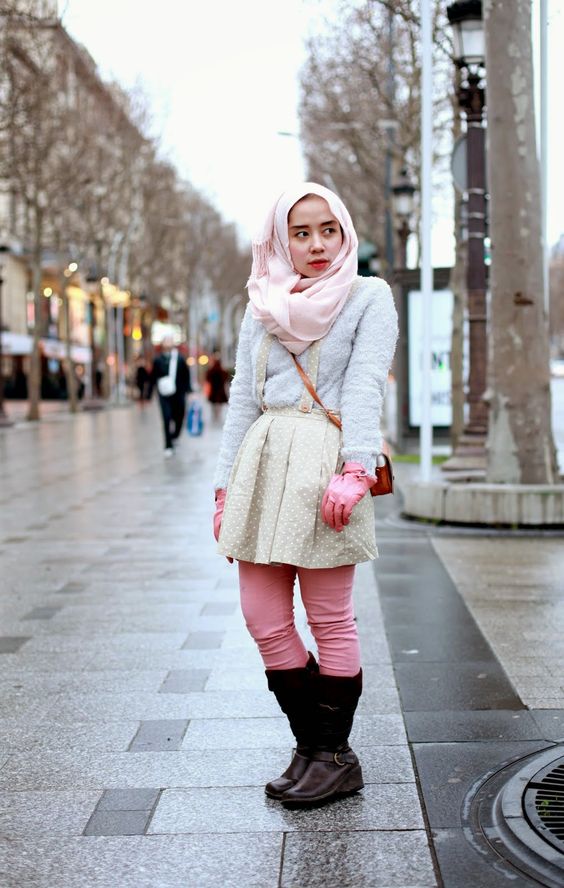 15 Padu padan rok mini untuk hijaber, bisa dicoba nih