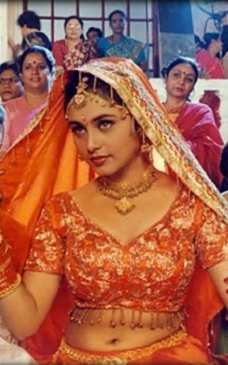 16 Aksi seleb Bollywood saat main di film pertamanya, ada idolamu?