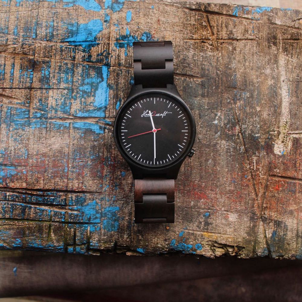 10 Jam tangan kayu ini ternyata asli buatan Indonesia, keren abis